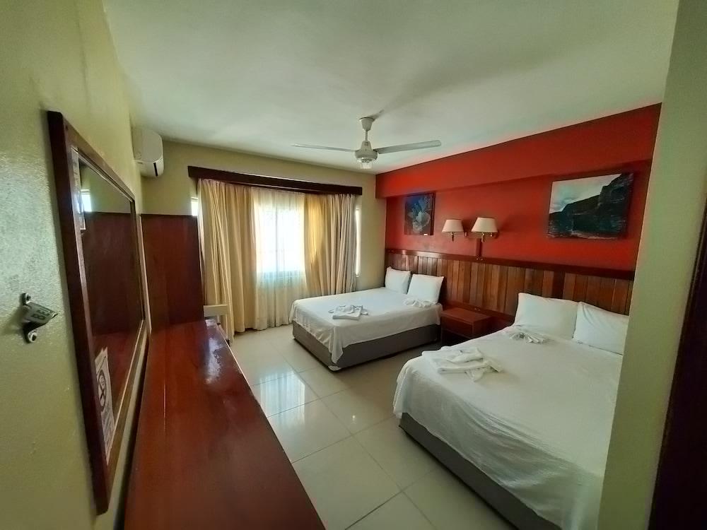 Caye Caulker Plaza Hotel 外观 照片