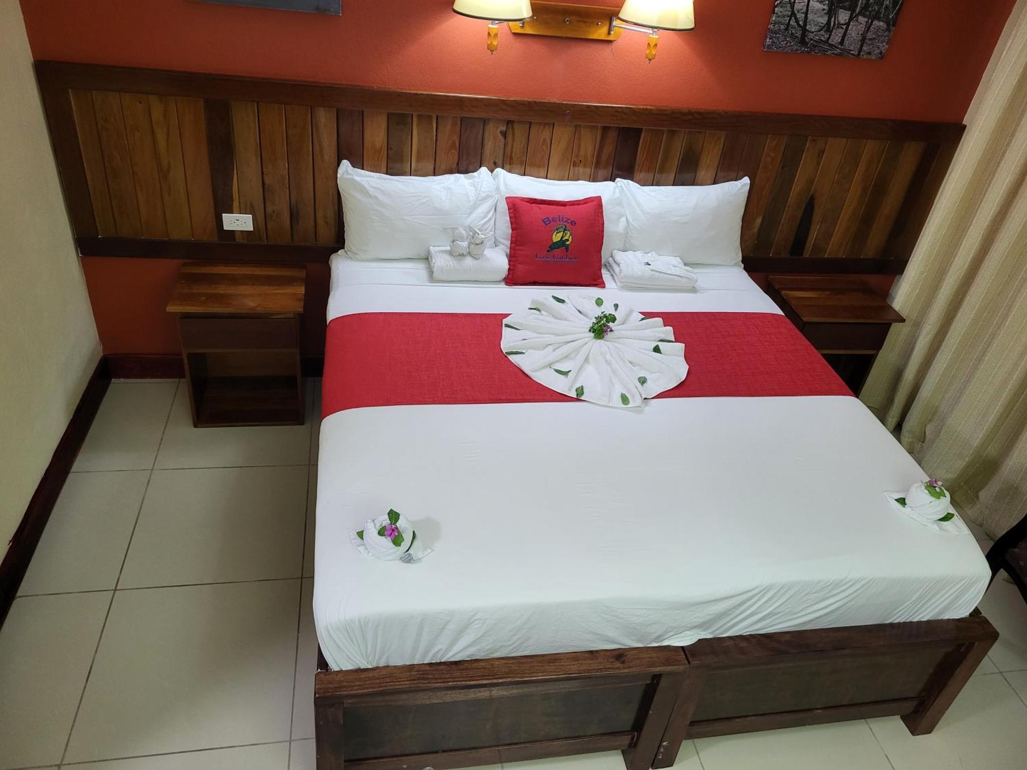 Caye Caulker Plaza Hotel 外观 照片